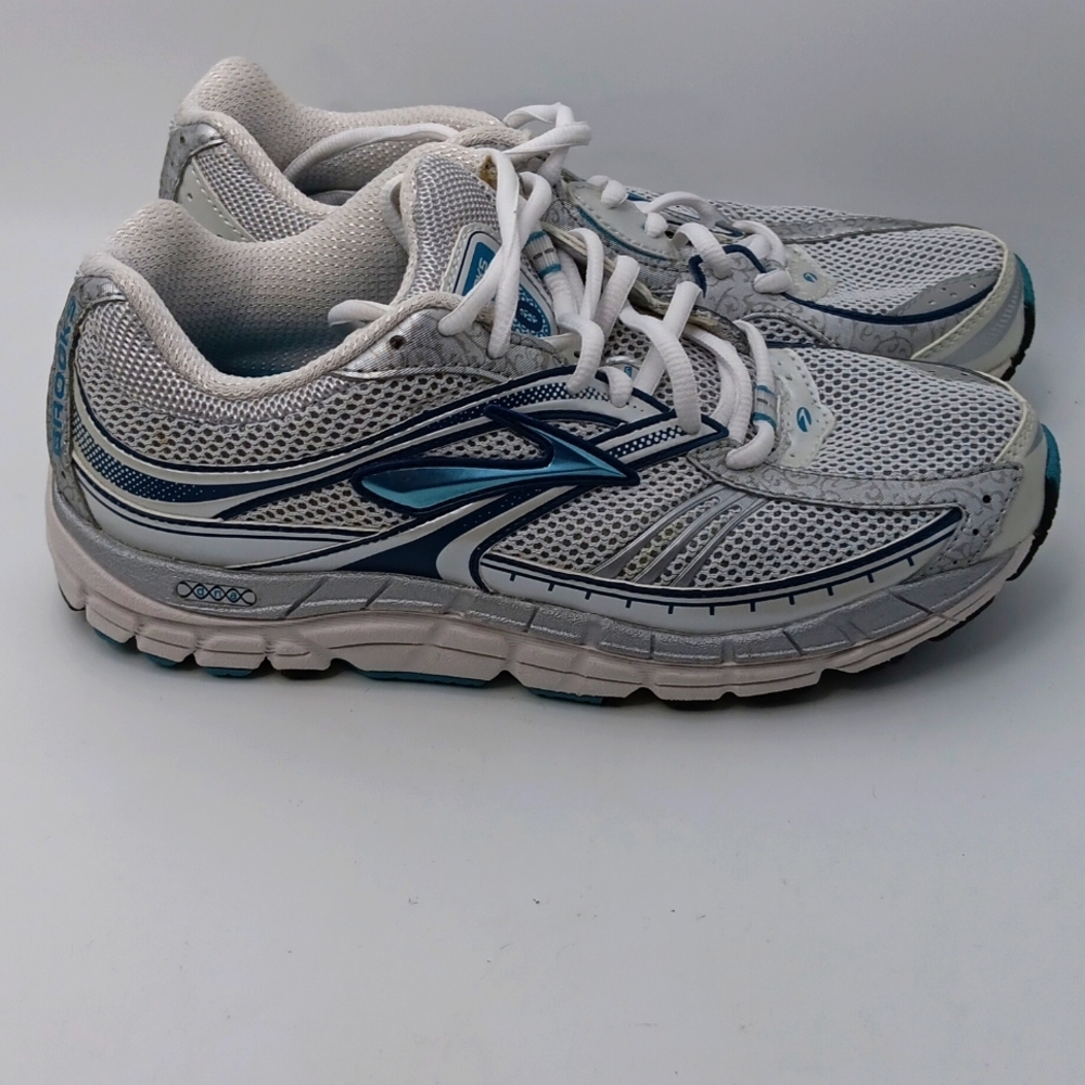 BROOKS ADDICTION 10